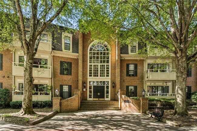 Building Photo - 25316 Plantation Dr NE