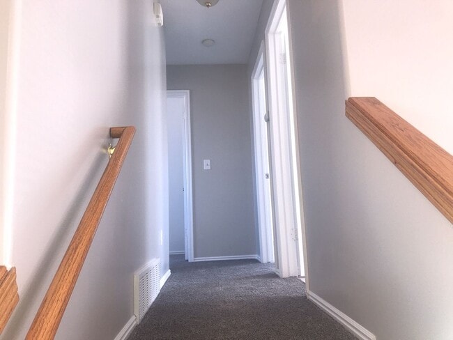 Building Photo - Clearfield Home for Rent