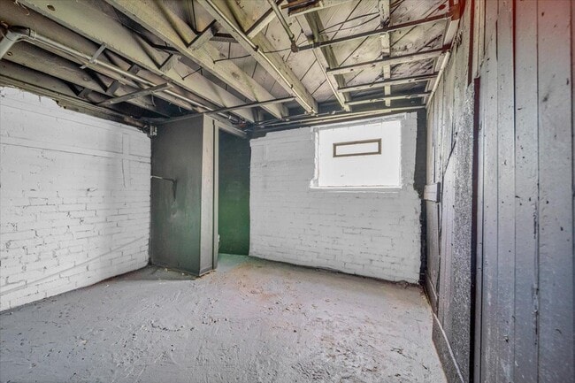 Building Photo - 408 Mt Vernon St