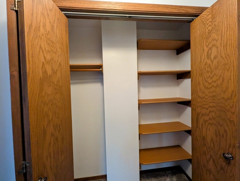 closet - 2043 Hilltop Dr