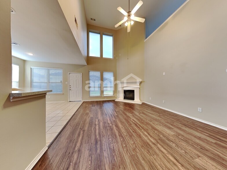 Building Photo - 2108 Carlotta Dr