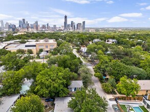 Building Photo - 2102 Brackenridge St