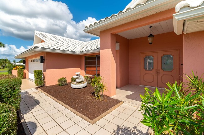 Building Photo - Spacious 3-Bed, 2-Bath Pool Home in Planta...