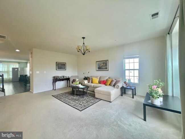 Building Photo - 5221 Sable Ct