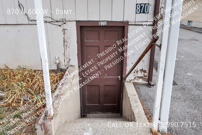 Building Photo - Cute vintage remodeled basement apartment