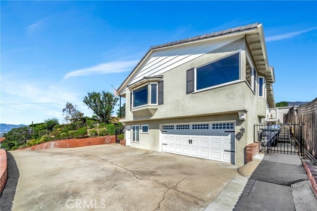 Building Photo - 909 Cavanagh Rd
