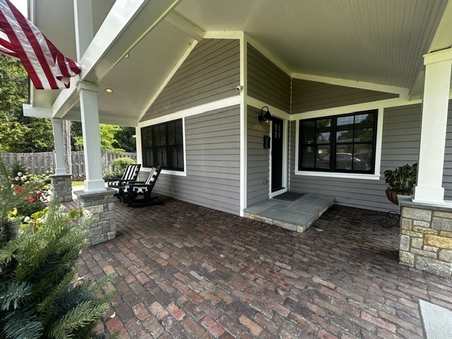 Building Photo - 525 W Deerpath Rd