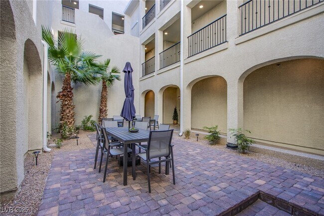 Building Photo - 2555 Hampton Rd