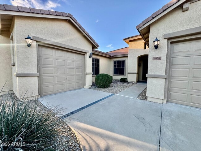 Building Photo - 6858 W Mazatzal Dr