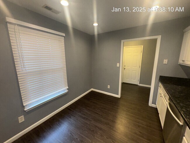 Building Photo - 6300 Bent Tree Dr