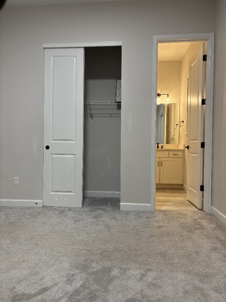 Primary Photo - 3610 N Gold Bug St