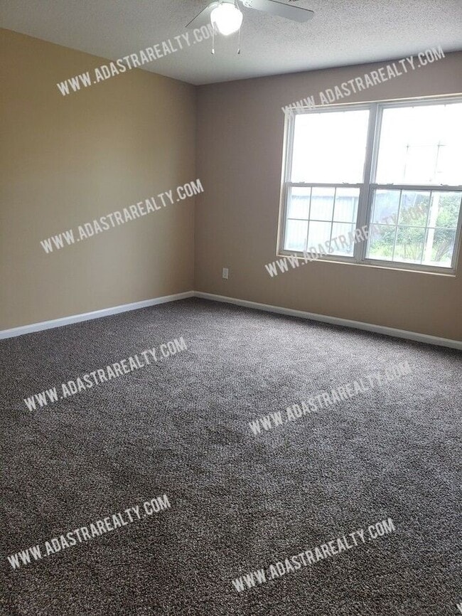 Building Photo - Spacious and Modern Duplex in North Olathe-Available NOW!!