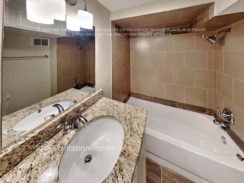 Building Photo - 5451 N Nagle Ave