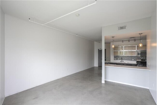 Building Photo - 2115 Yeaman Pl