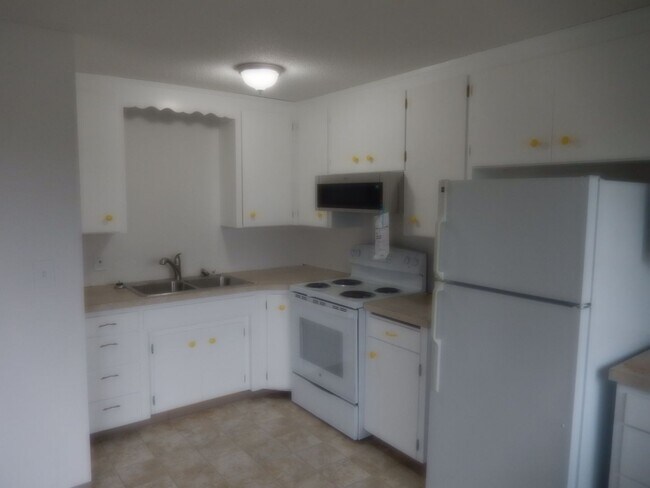 Building Photo - Renovated apartment for Rent