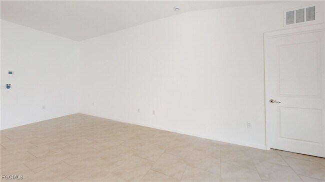 Building Photo - 3530 NE 21st Ave