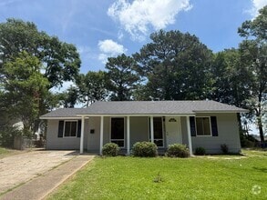 Building Photo - 4 bed 2 bath Southern Hills