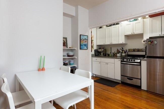 Building Photo - 16 Chauncy St