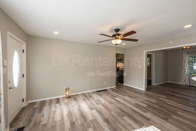 Building Photo - 2874 Blount St