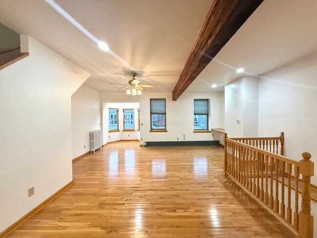 Building Photo - 20 Broad St