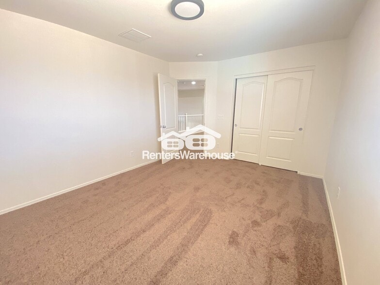 Building Photo - 2036 W Quick Draw Way