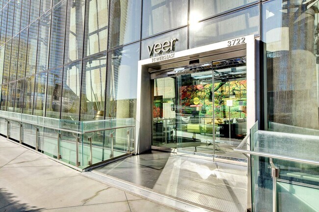 Building Photo - Veer Towers 1410W- Strip Views from this S...