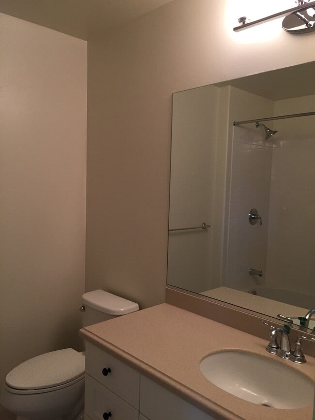 Building Photo - Lei Pauku - 3/2.5 bath Golf Course View