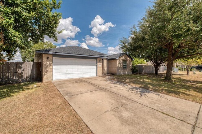 Building Photo - 1204 Delia Chappa Ln