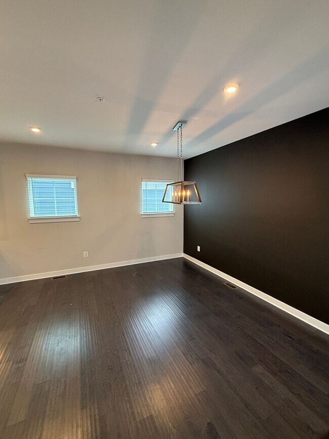 Building Photo - Stunning Greenleigh Home with 4 Bedrooms, 4.5 Baths & Designer Kitchen