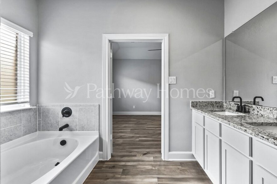 Building Photo - 1033 Sleepy Owl Ln