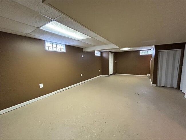 Building Photo - 128 S 13th St