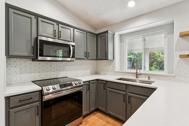 Building Photo - 5998 S Wallflower Pl