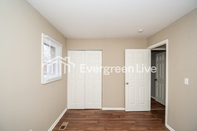 Building Photo - 8724 Montery Rd