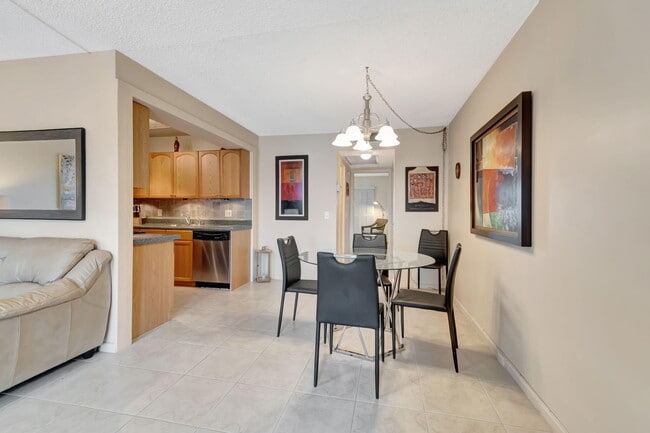 Building Photo - 4050 Cornwall C