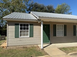 Building Photo - 43 Smith Rd