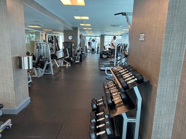 Building Photo - 950 Brickell Bay Dr