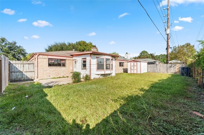 Building Photo - 9723 Cedar Bluff Dr