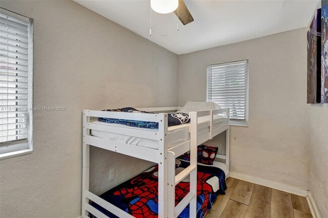Building Photo - 6039 SW 38th St
