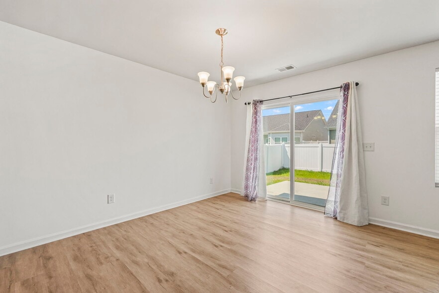 Building Photo - 1789 Sapphire Dr
