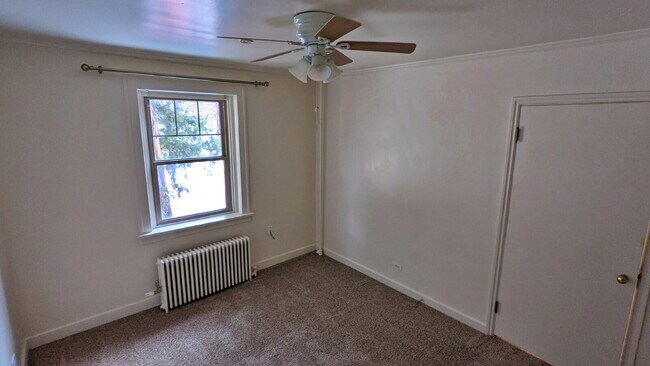 Building Photo - Historic Spacious 2 Bed 1 Bath with Study across City Park! Water/Heat/Trash/Sewer Included! Off ...