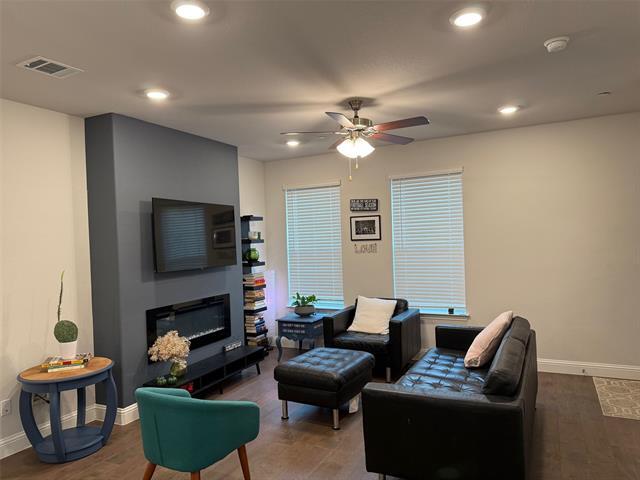Building Photo - 341 Blackthorne Dr