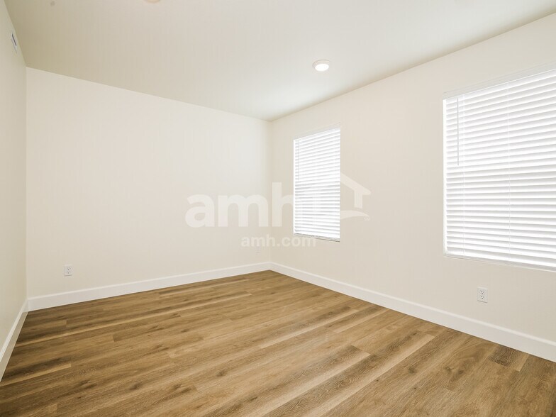 Building Photo - 6495 Enlightenment Dr