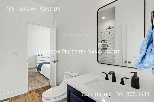 Building Photo - 786 Fairway Point Dr