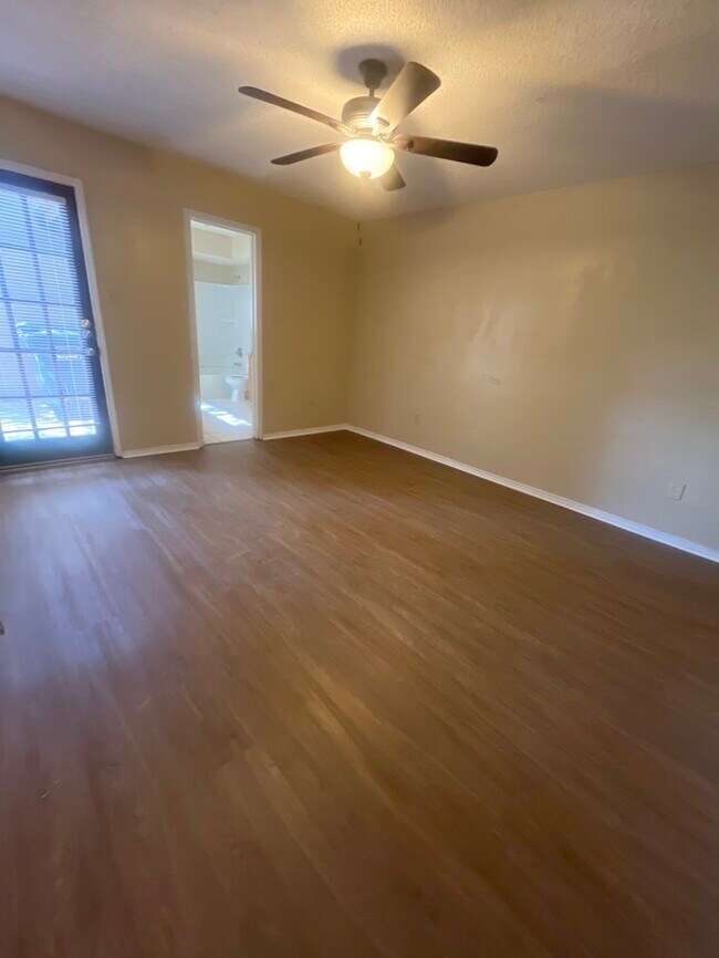 Building Photo - Beautiful 3 bedroom townhome! Master downstairs Large living room, wet bar, Garage! Coming soon i...
