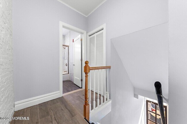 Building Photo - 160 Monmouth St