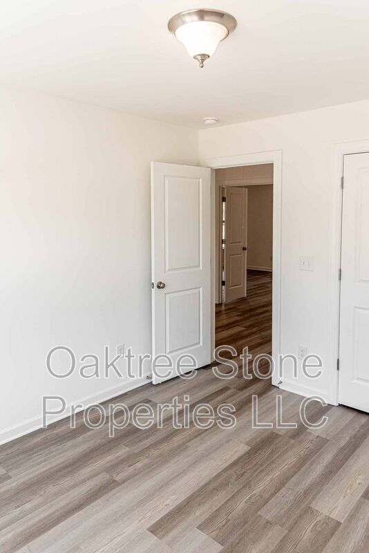 Building Photo - 3362 Skyland Dr