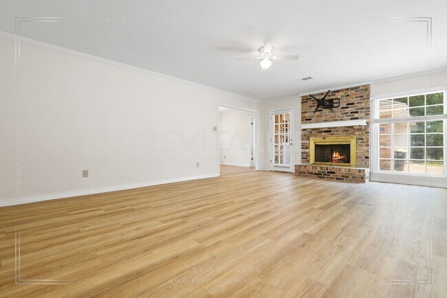 Building Photo - Spacious 4BR/2.5BA West Mobile Home – Room to Grow in a Convenient Location!