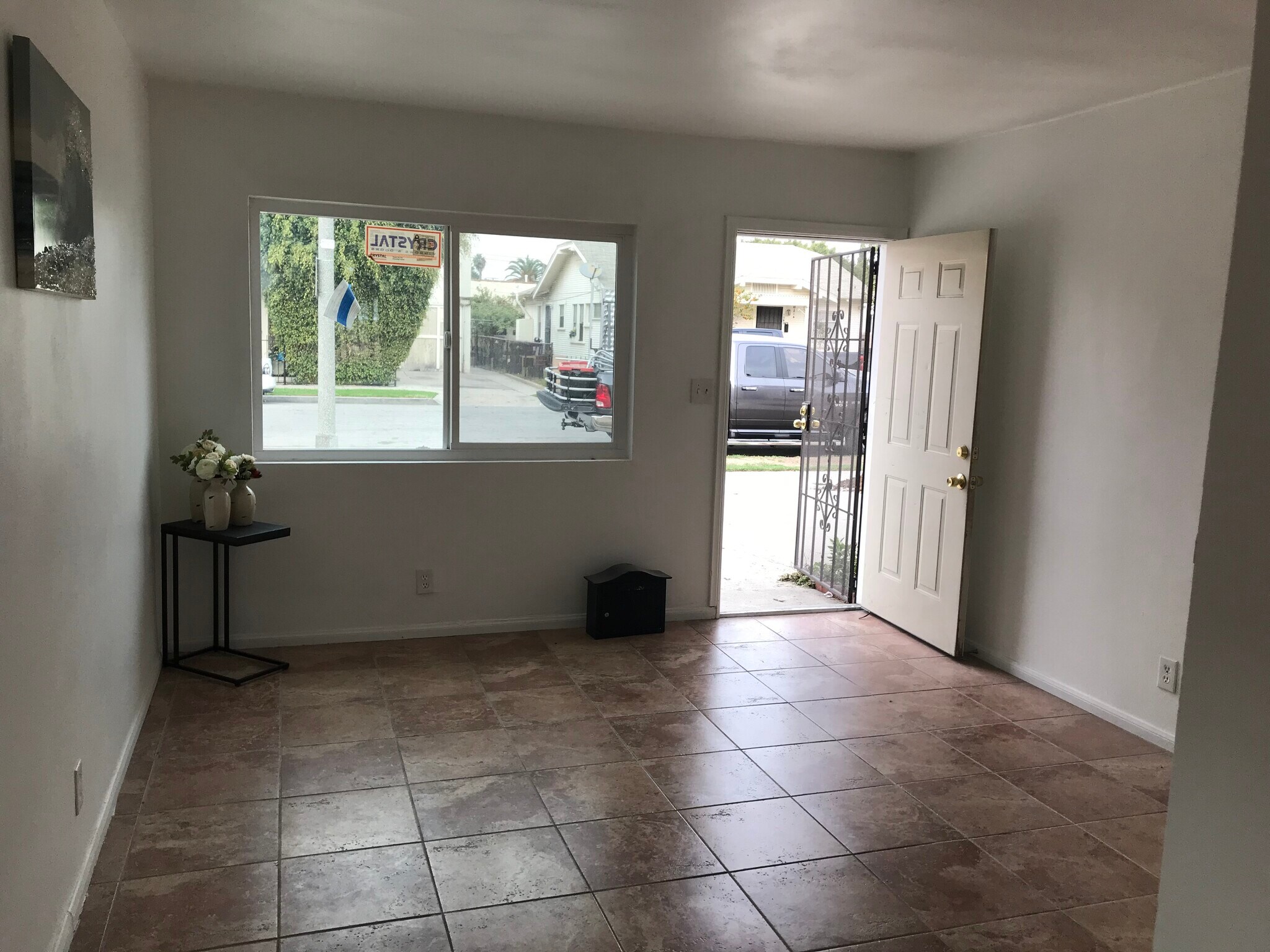 Building Photo - 1030 E 21st St