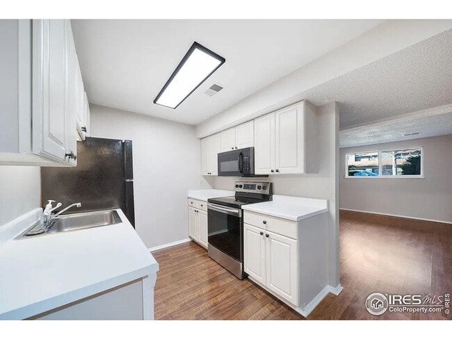 Building Photo - Two Bedroom Condo For Rent In Louisville