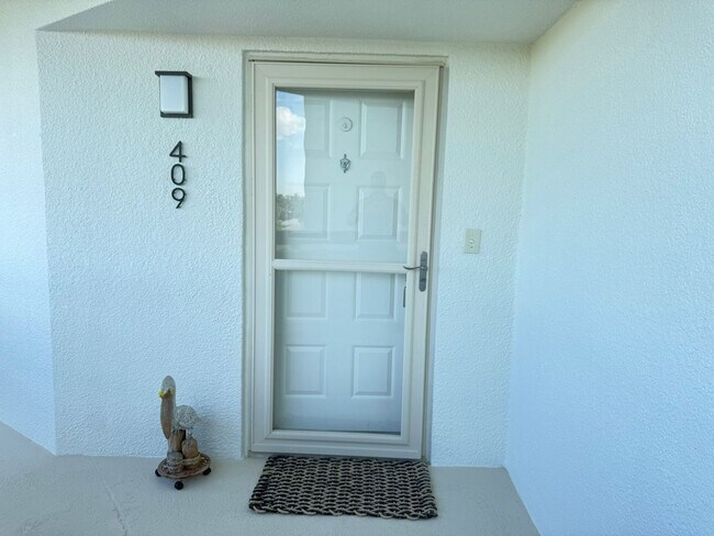Building Photo - Luxury, furnished seasonal rental, Tequest...